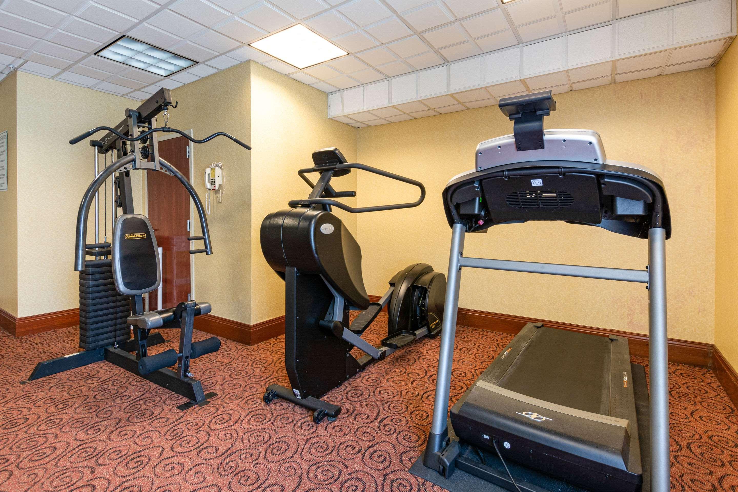 Quality Inn & Suites Sellersburg Екстериор снимка