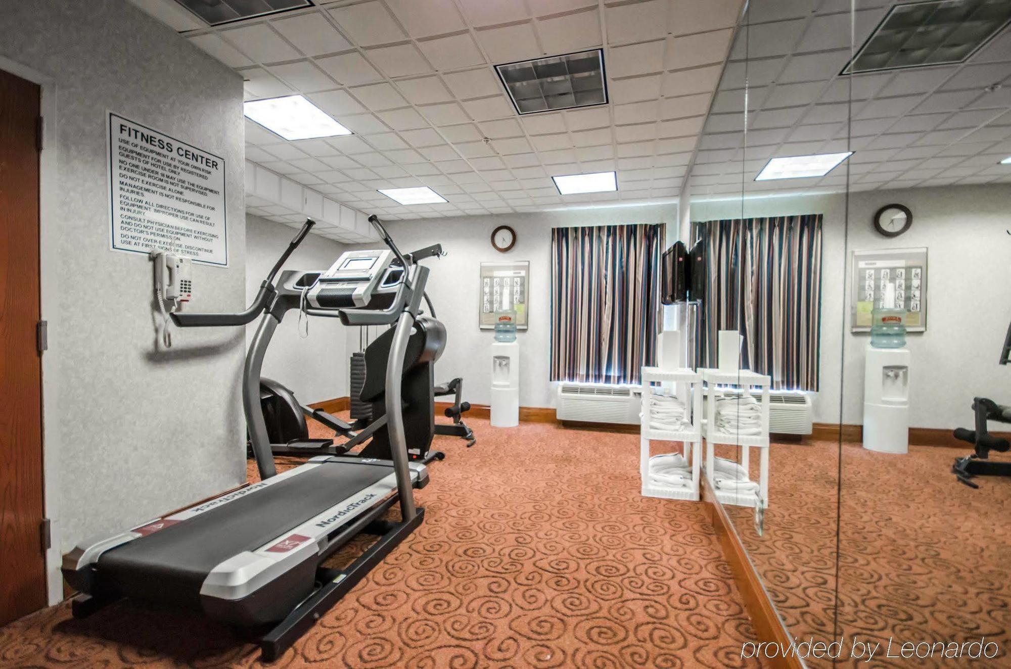 Quality Inn & Suites Sellersburg Екстериор снимка